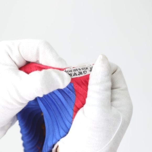 HERMES Pleated Scarf Carre Jewelry Pattern Hermes Blue x Red - Picture 6 of 6